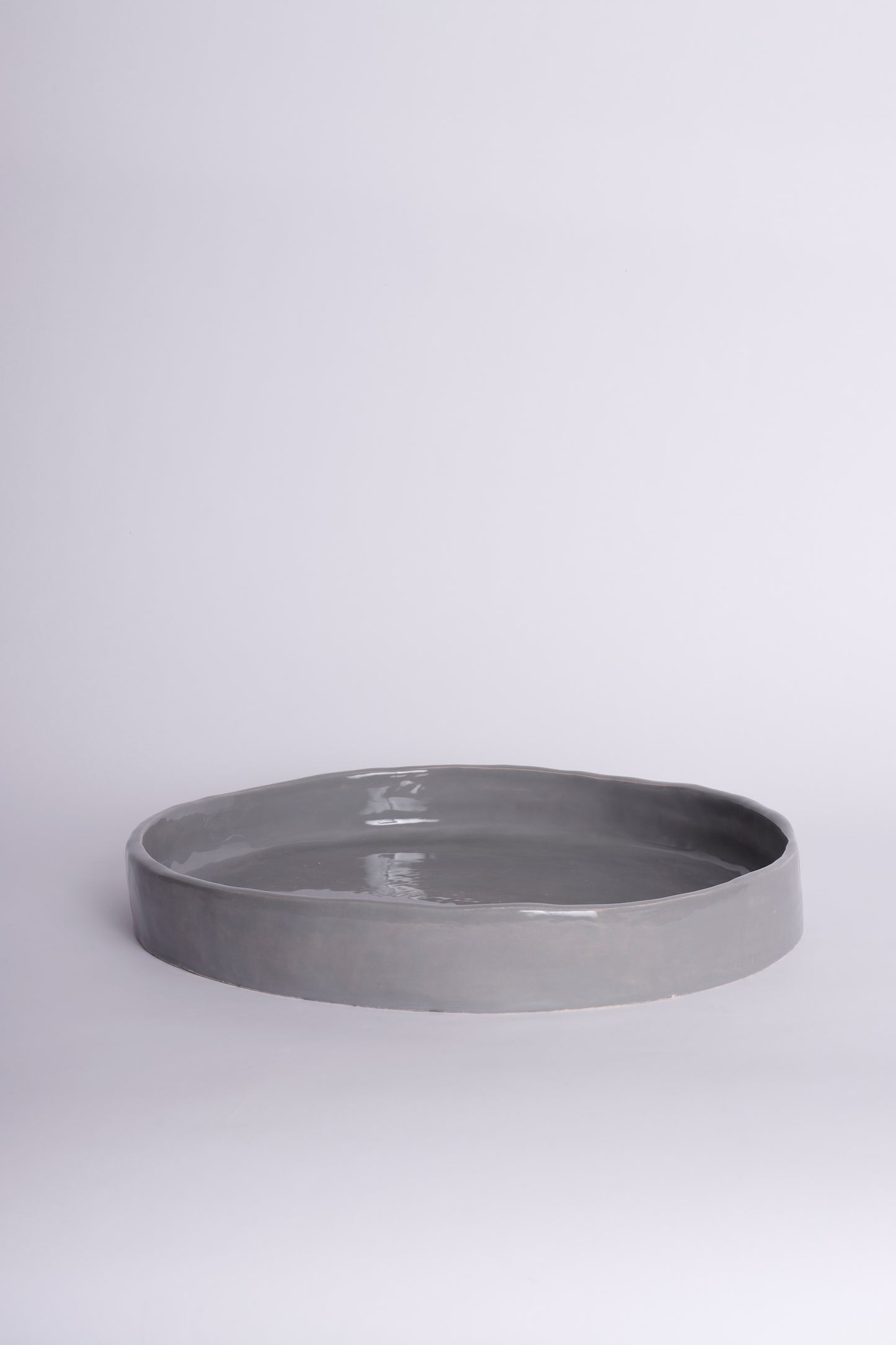 Round Grey Plates Medium Edge