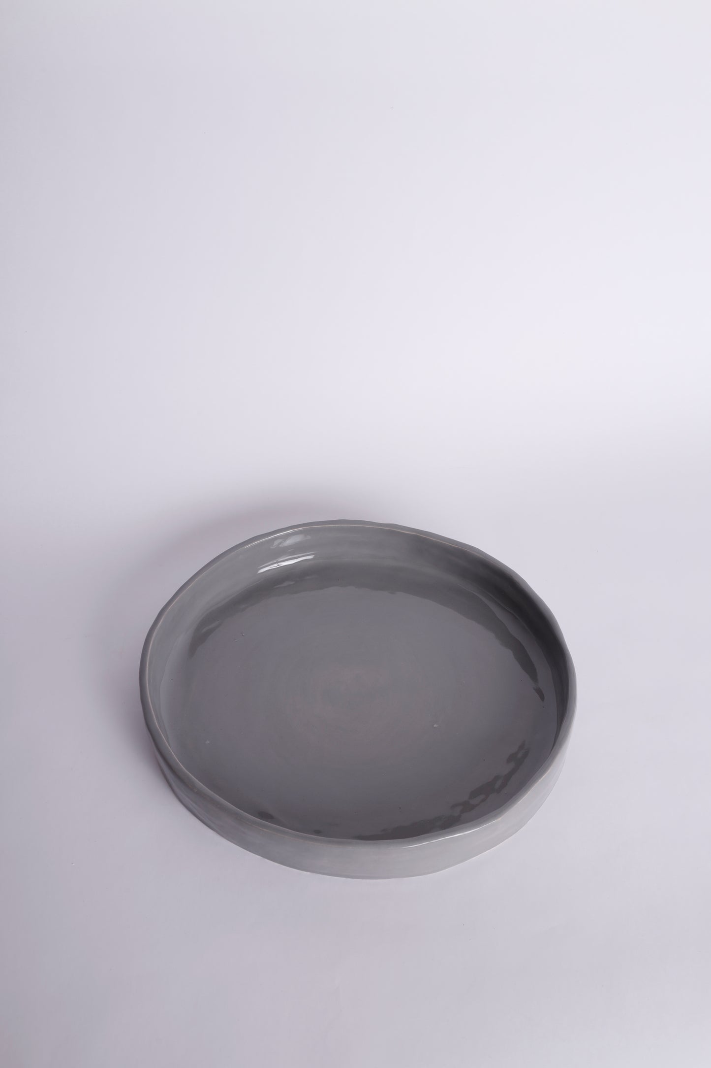 Round Grey Plates Medium Edge