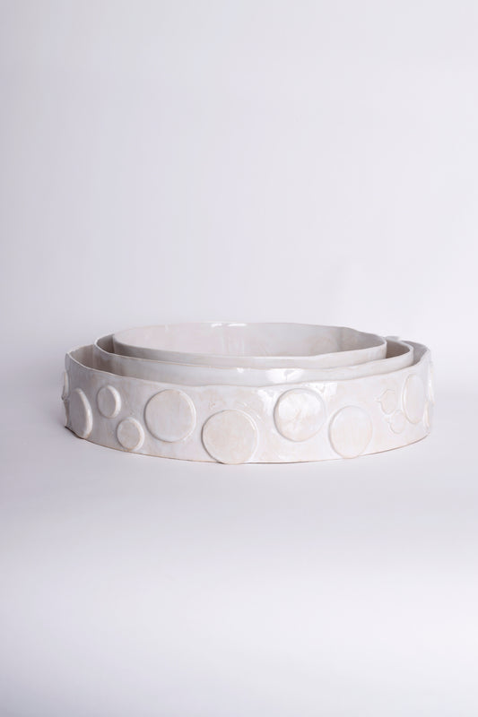 White Set of Platters with Pattern